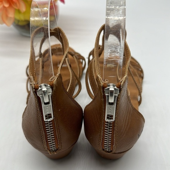 b.o.c. Brown Leather Gladiator Sandal Size 8 MCS6412H - Picture 3 of 7